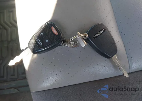 2008 Chrysler Pacifica Touring z USA, uszkodzony, nr VIN 2A8GF68X78R613728